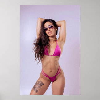 Affiche Woman In Pink Bikini And Sunglasses
