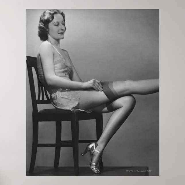 Affiche Woman Sitting on Chaise (Devant)