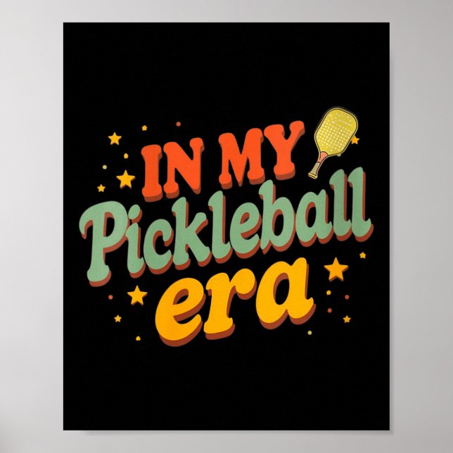 Affiche Women's in pickleball era retro pickle player (Devant)