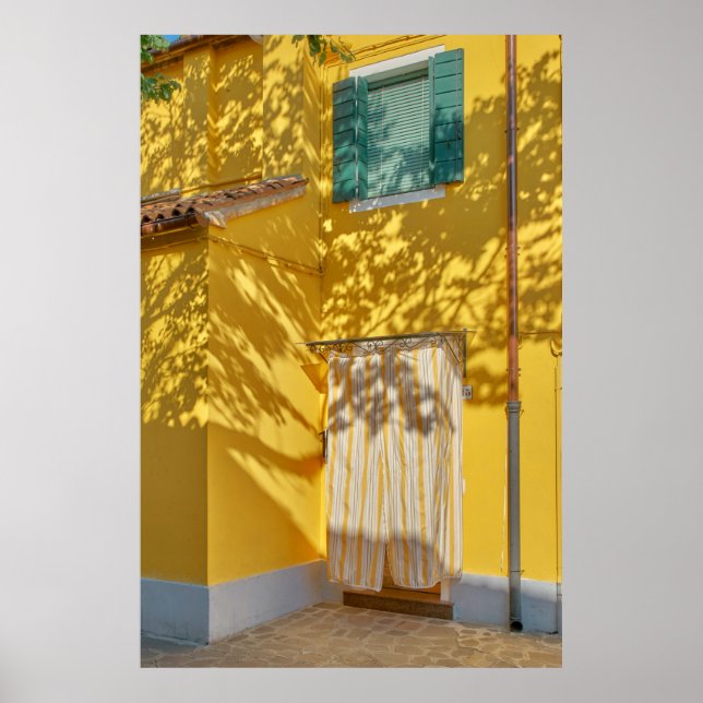 Affiche Yellow painted concreted building (Devant)