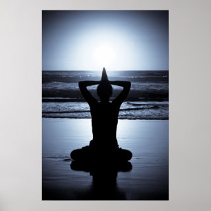 Affiche Yoga la nuit sur la plage avec reflet de la lune