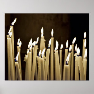 Affiches Allumer des bougies à l'église