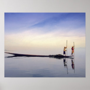 Affiches Asie, Birmanie, (Myanmar) Bateau de pêche réfléchi