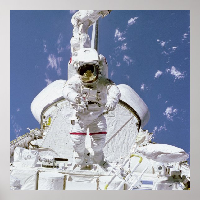 Affiches Astronaut relié au système de manipulateur à dista (Devant)