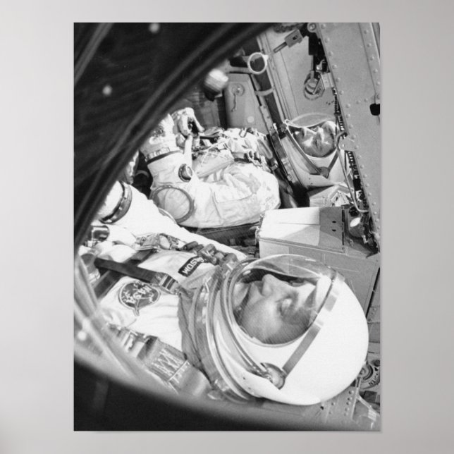 Affiches Astronautes assis à l'intérieur de Gemini 3 (Devant)