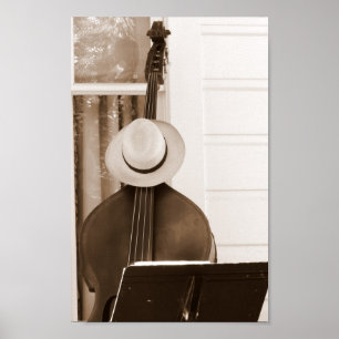 Affiches Basse et casquette attendant le musicien