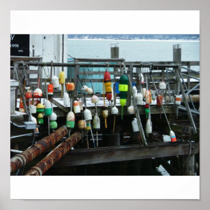 Affiches bouées accrochées sur la jetée plymouth ma.