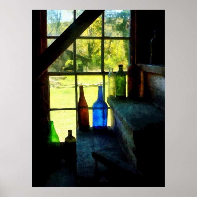 Affiches Bouteilles colorées sur les marches (Devant)