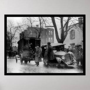 Affiches Chasing Bootleggers in Washington, DC 1922