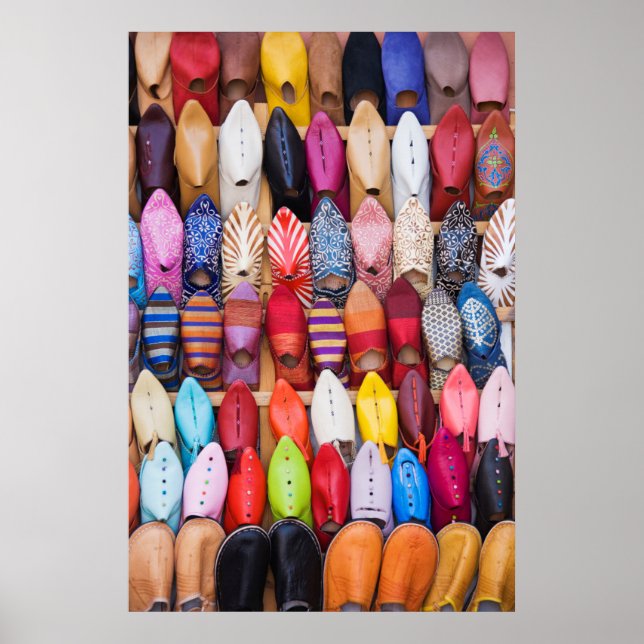 Affiches Chaussures exposées dans une boutique dans les sou (Devant)
