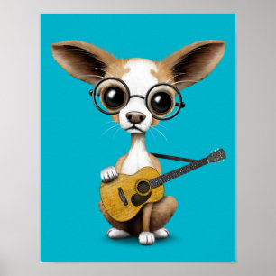 Affiches Chiot de chiwawa jouant la vieille guitare
