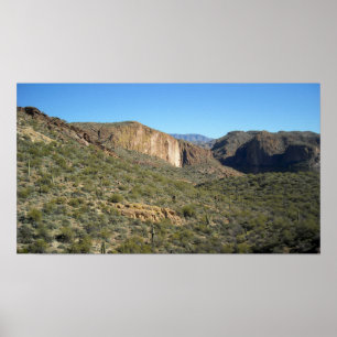 Affiches Ciel bleu clair, montagnes et eau