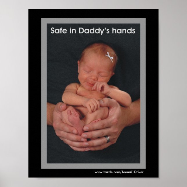 Affiches Coffre-fort dans les mains de papa (Devant)