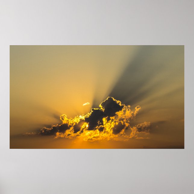 Affiches Coucher de soleil d'or illumine un nuage (Devant)