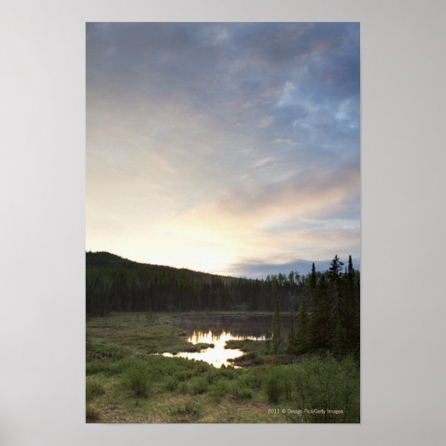 Affiches Coucher De Soleil Sur Un Étang Bruyant (Devant)