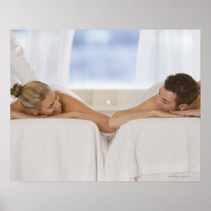 Affiches Couples obtenant des massages