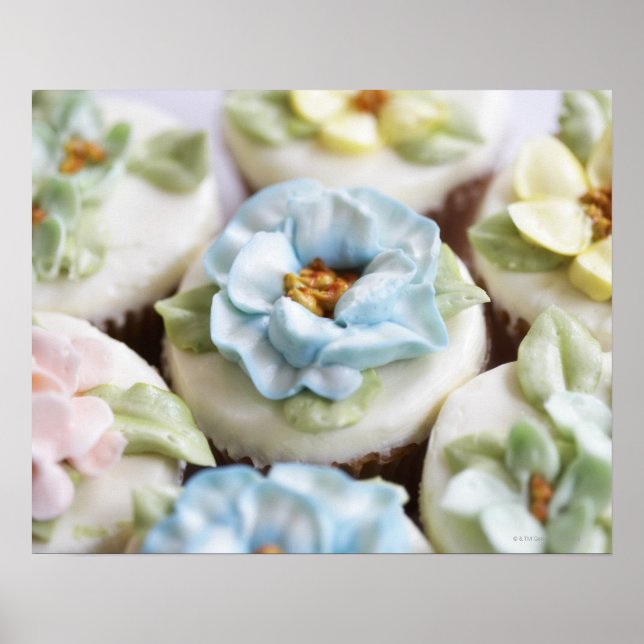 Affiches Cupcakes avec glaçage aux fleurs (Devant)
