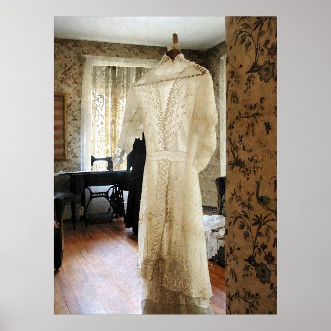 Affiches DÉBUT DE LA Robe Mariage DE MOINS DE 20 $ - 19e si (Devant)
