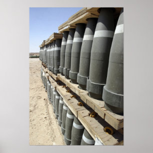 Affiches Des rangées des munitions sont empilées et