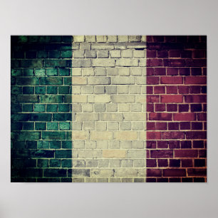 Affiches Drapeau de l'Italie vintage sur un mur de briques