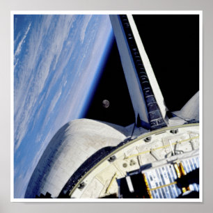 Affiches Earth and Moon from Space Shuttle Discovery