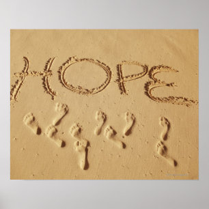 Affiches Ecriture de sable "Hope" sur la plage avec le