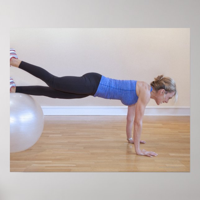 Affiches Femme faisant un exercice (Devant)