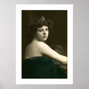 Affiches femme victorienne tiara robe de filet