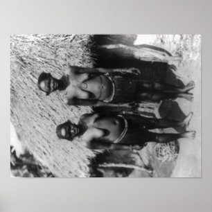 Affiches Femmes de Nubian se tenant devant la photographie