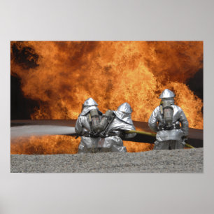 Affiches Firemen neutralize a fire