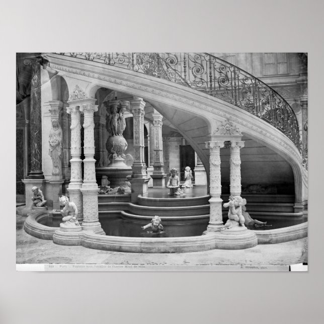 Affiches Fontaine sous les escaliers de l'Hôtel de Ville (Devant)