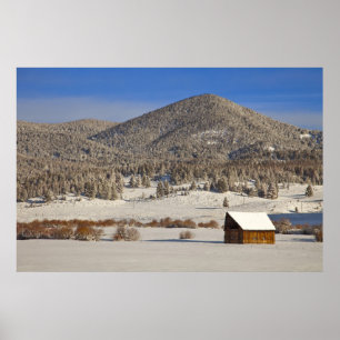 Affiches Grange en bois dans la neige près de Boulder