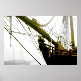 Affiches HMS Bounty Tall Ship émerge de l'affiche Mist