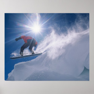 Affiches Homme sautant d'une grande corniche en snowboard