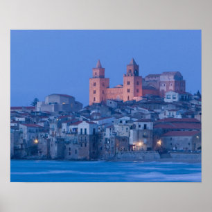 Affiches Italie, Sicile, Cefalu, Vue avec Duomo de
