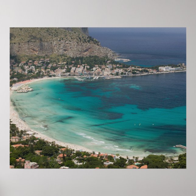 Affiches Italie, Sicile, Mondello, Vue sur la plage de (Devant)