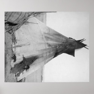 Affiches Jeune Indienne Oglala avec chiot devant Tipi