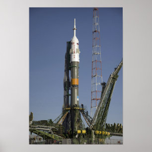 Affiches La fusée de Soyuz est érigée en le place