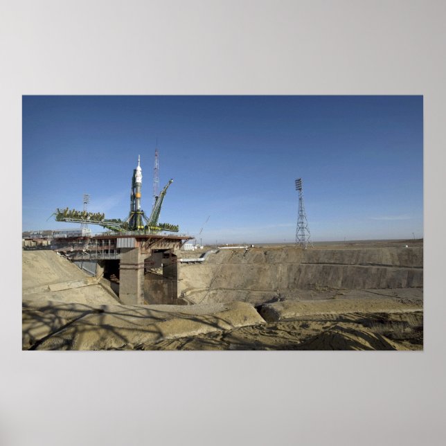 Affiches La fusée Soyouz est montée en position 2 (Devant)