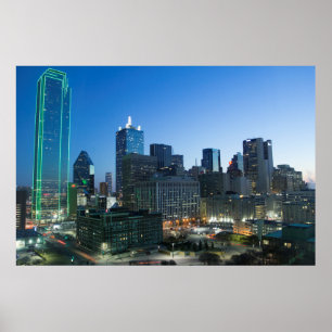 Affiches Le centre-ville de Dallas tôt le matin.