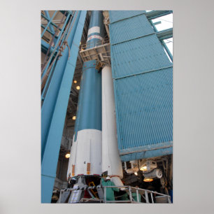Affiches Le deuxième moteur de fusée solide est déplacé dan