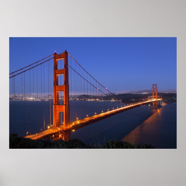 Affiches Le Golden Gate Bridge à la tombée de la nuit (Devant)