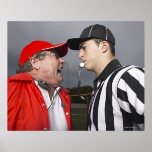 Affiches L'entraîneur crie à l'arbitre