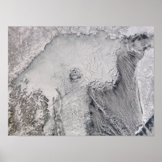 Affiches Les rues glacées et nuageuses dans la mer d'Okhots (Devant)