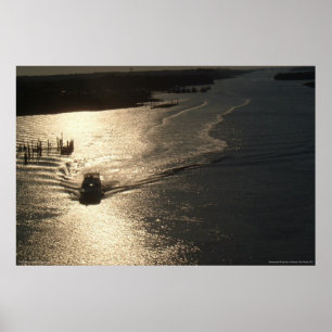 Affiches Lever du soleil sur la voie navigable de l'Intraco