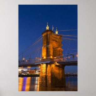 Affiches L'horizon de Cincinnati, Ohio, États-Unis au crépu