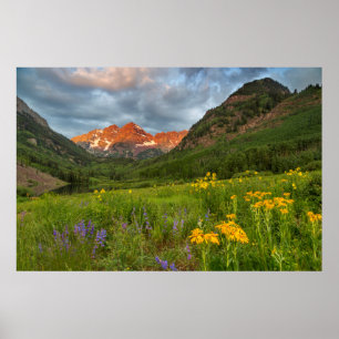 Affiches Maroon Bells se reflètent dans le lac Maroon calme