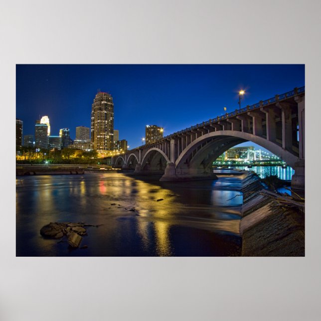 Affiches Minneapolis Skyline à la nuit : 3ème Ave. Pont (Devant)