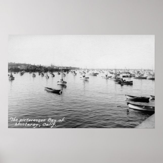 Affiches Monterey, CA - Baie avec des centaines de bateaux  (Devant)