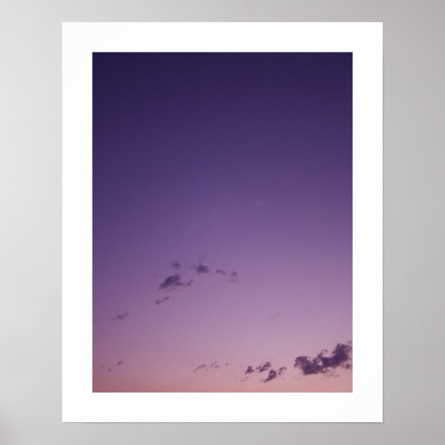 Affiches Nuages épars violets au crépuscule (Devant)